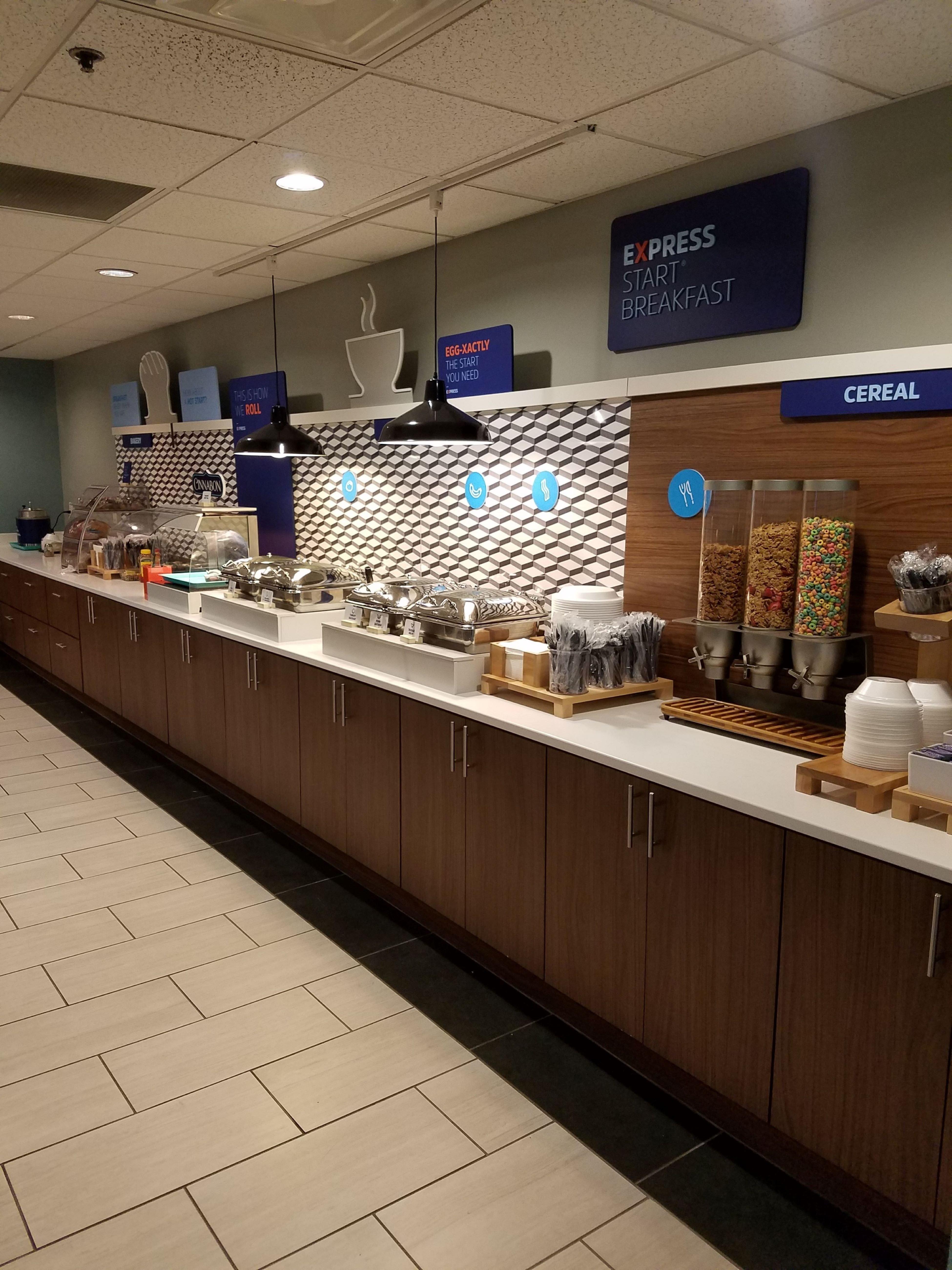 Holiday Inn Express Hotel & Suites Kingsport-Meadowview I-26 By Ihg Екстер'єр фото