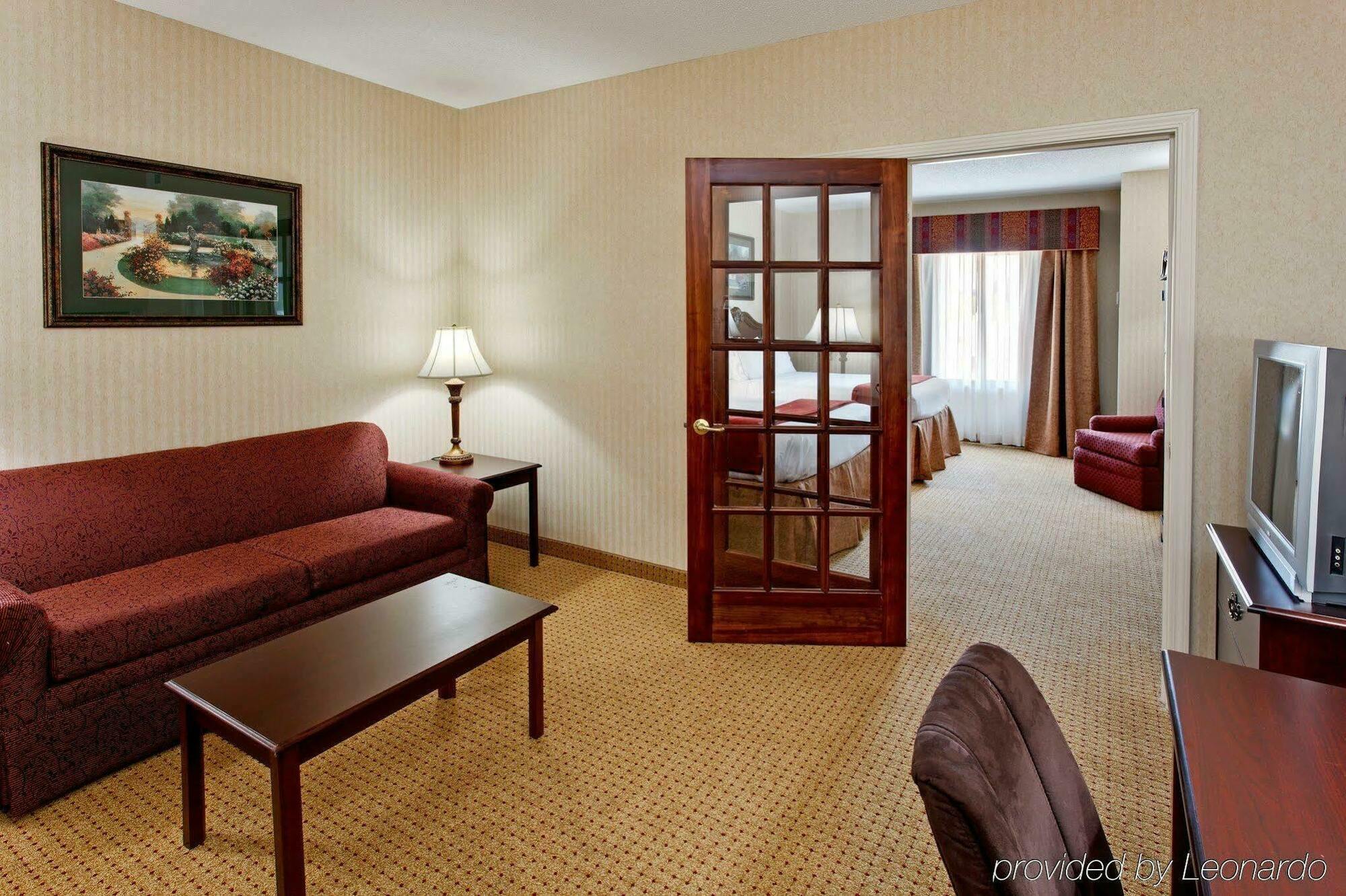 Holiday Inn Express Hotel & Suites Kingsport-Meadowview I-26 By Ihg Екстер'єр фото